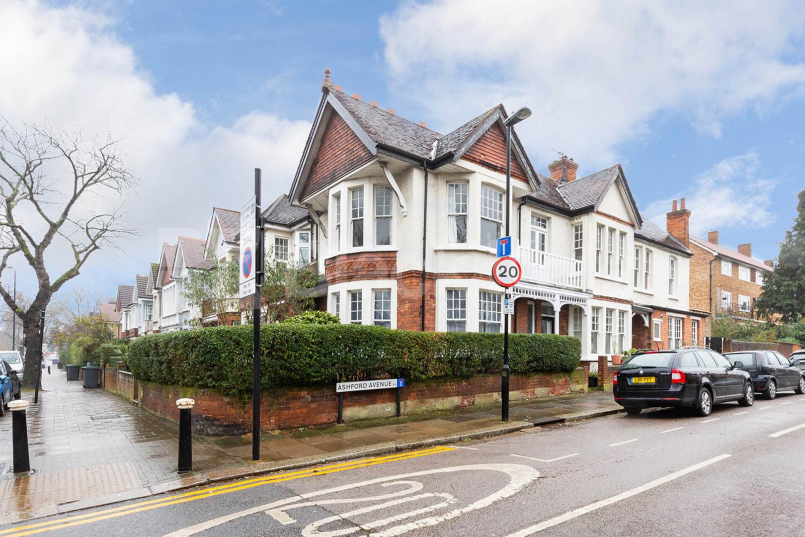 2 bedroom located only a short walk to Crouch End Broadway  Priory Road, Crouch End